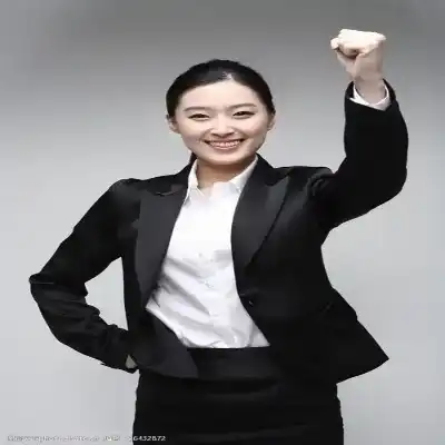 钟由希